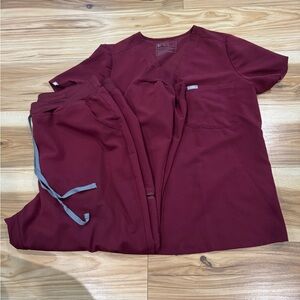 Figs Burgundy Scrub Set